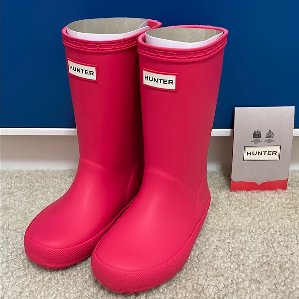 Hunter NWT Girl’s Size 11 Bright Pink Rain Boots